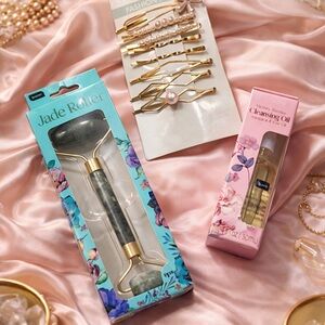 Chic Jade Roller with Gold Pearl Hair Accessories and Jojoba & Rose Oil